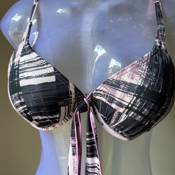 MICHIKO LONDON Bikini Top - Picture 5 of 9